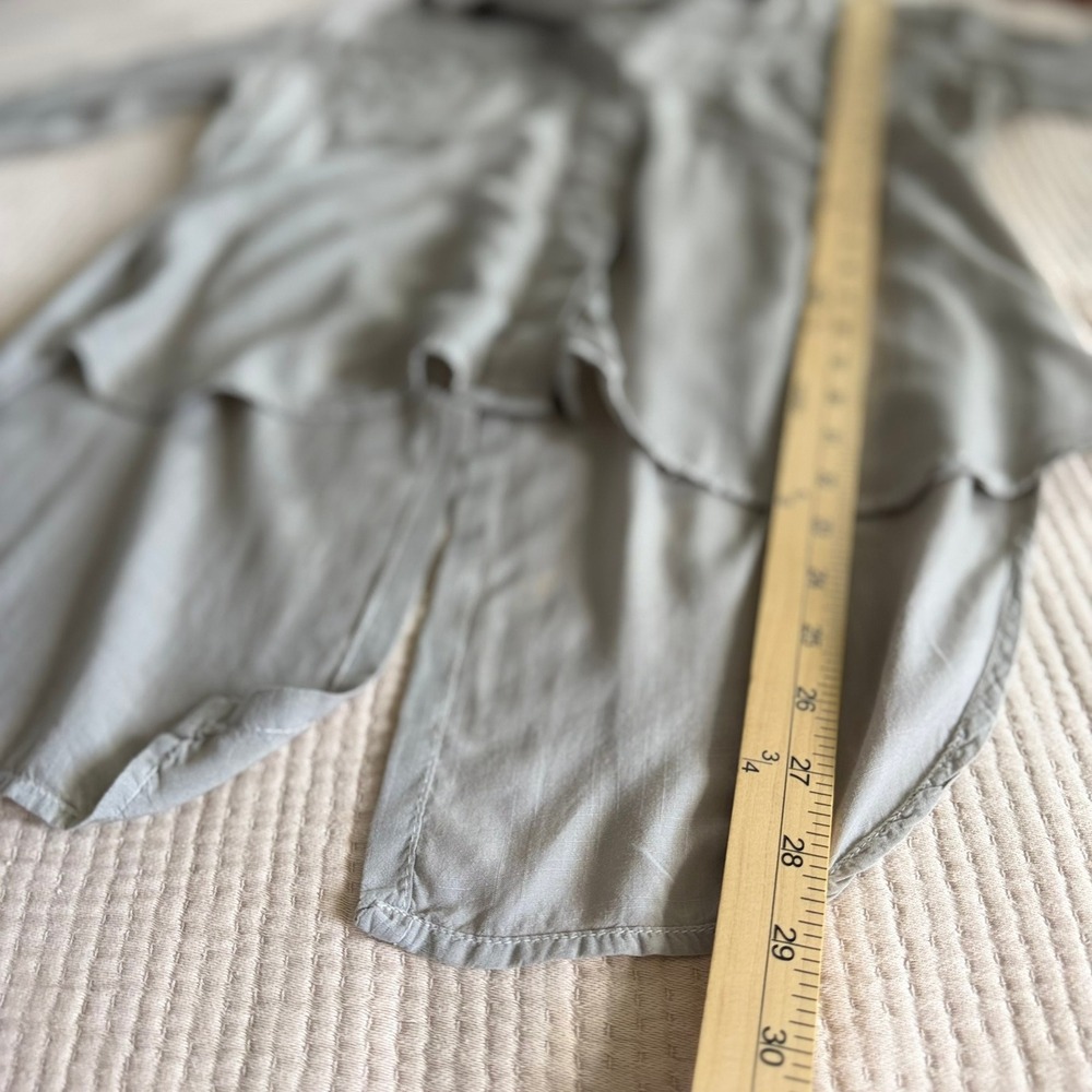 Bella Dahl Split Back Button‎ Down Shirt Womens XS Taupe 100% Rayon Made USA - Picture 6 of 16